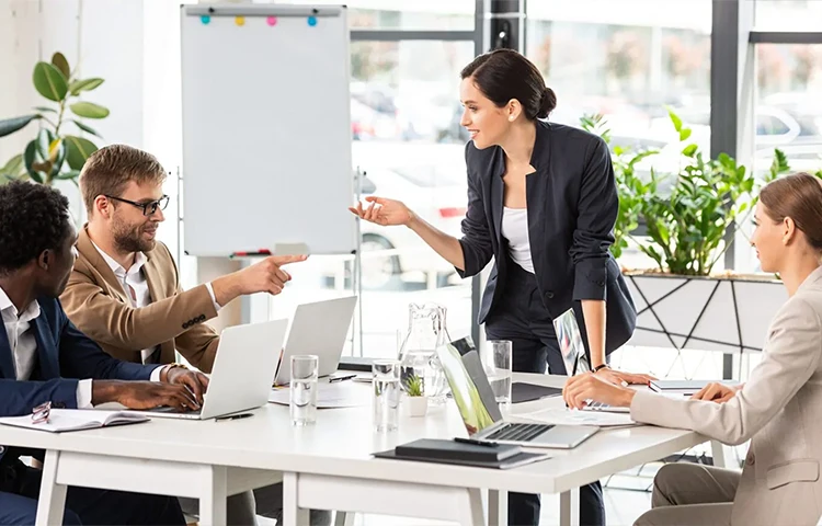 شفافیت پایین اطلاعات